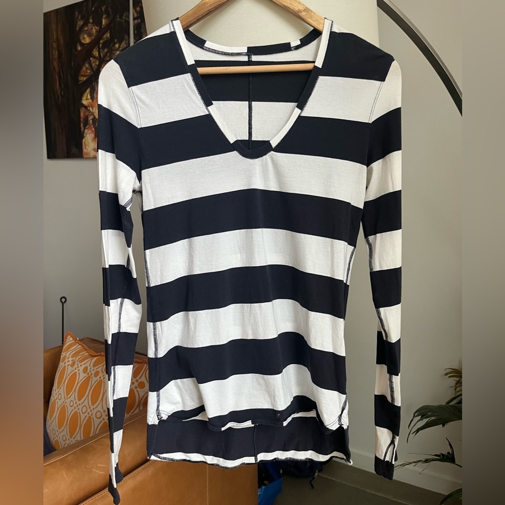 Lululemon Lightweight Long Sleeve Top